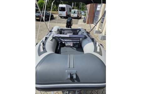 Kewi 360 Rubberboot + Suzuki 15PK + Trailer (2022) - Kewi 360 rubberboot suzuki 15pk trailer 6 - Kewi 360 + Suzuki 15pk