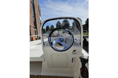 Quicksilver 425 Commander + Mercury 50pk (2015) - Quicksilver 425 consoleboot mercury 50pk pega trailer 11 - Quicksilver 425 + 50pk