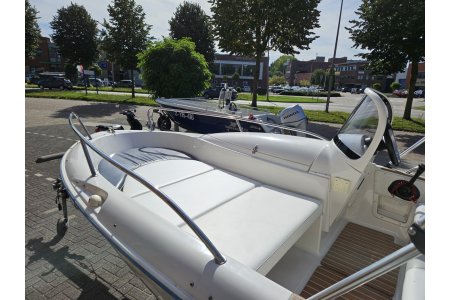 Quicksilver 425 Commander + Mercury 50pk (2015) - Quicksilver 425 consoleboot mercury 50pk pega trailer 18 - Quicksilver 425 + 50pk