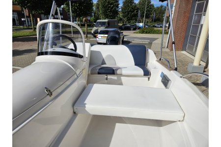 Quicksilver 425 Commander + Mercury 50pk (2015) - Quicksilver 425 consoleboot mercury 50pk pega trailer 25 - Quicksilver 425 + 50pk